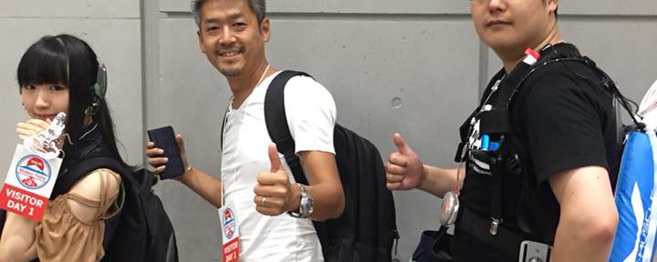 外骨格でウェアラブルチェアの実物展示